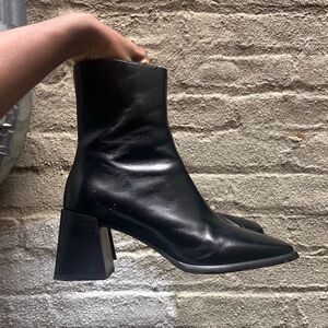 JEFFREY CAMPBELL Boot